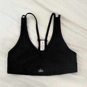 Alo Ribbed V-Neck Sports Bra - Black